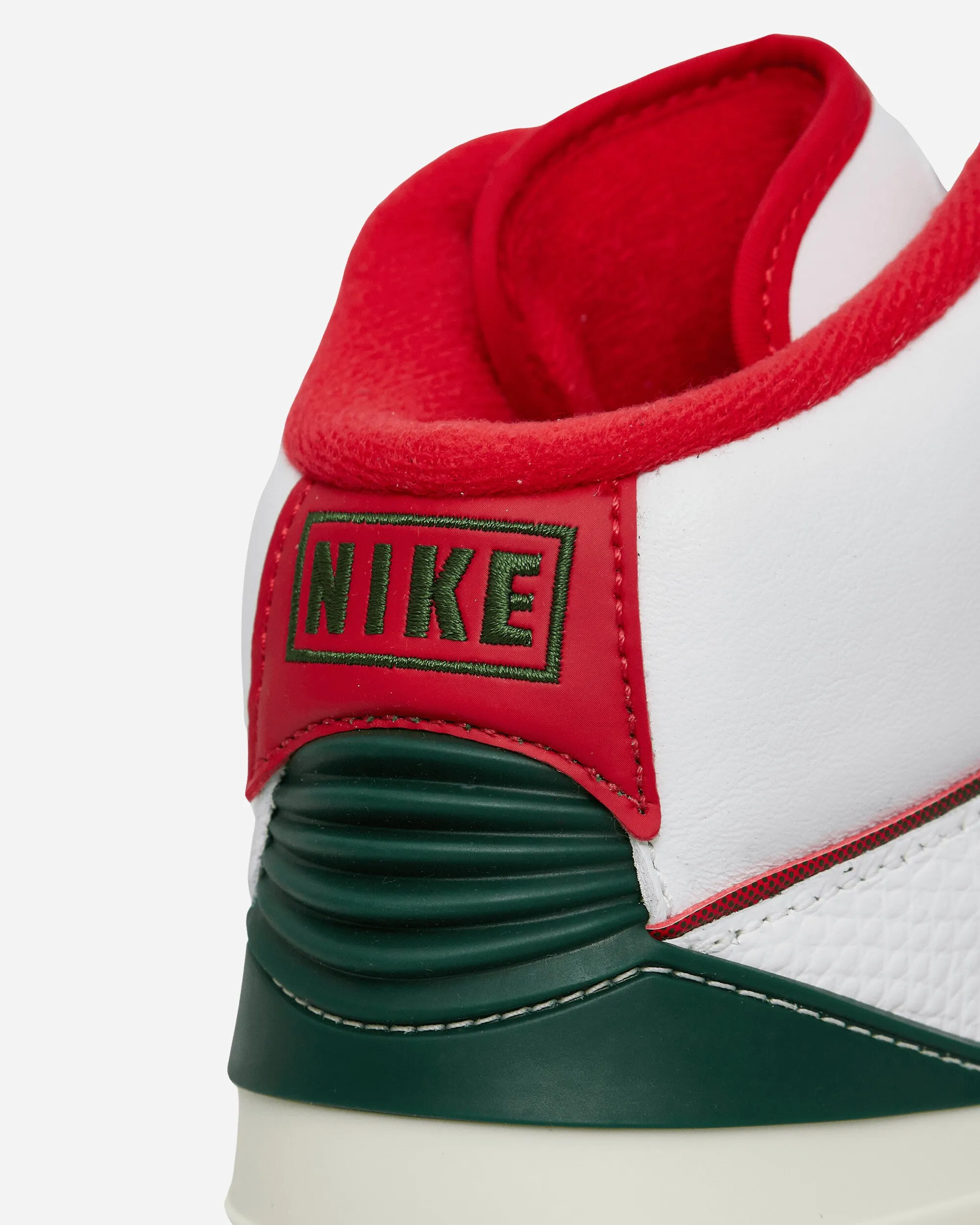 Air Jordan 2 Retro Sneakers White / Fire Red / Fir / Sail