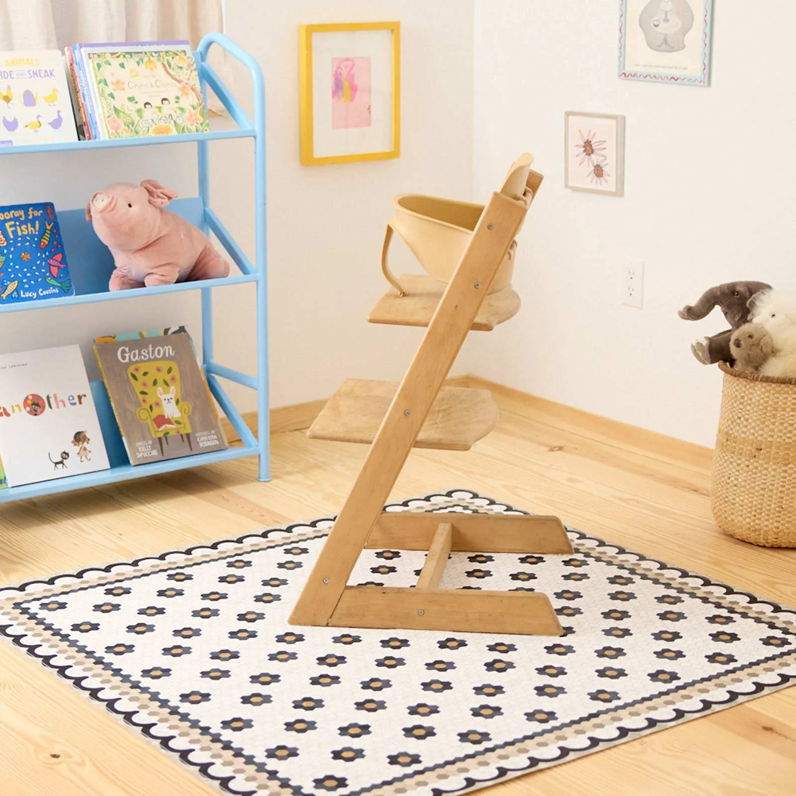 Anywhere Highchair Mat | Daisy