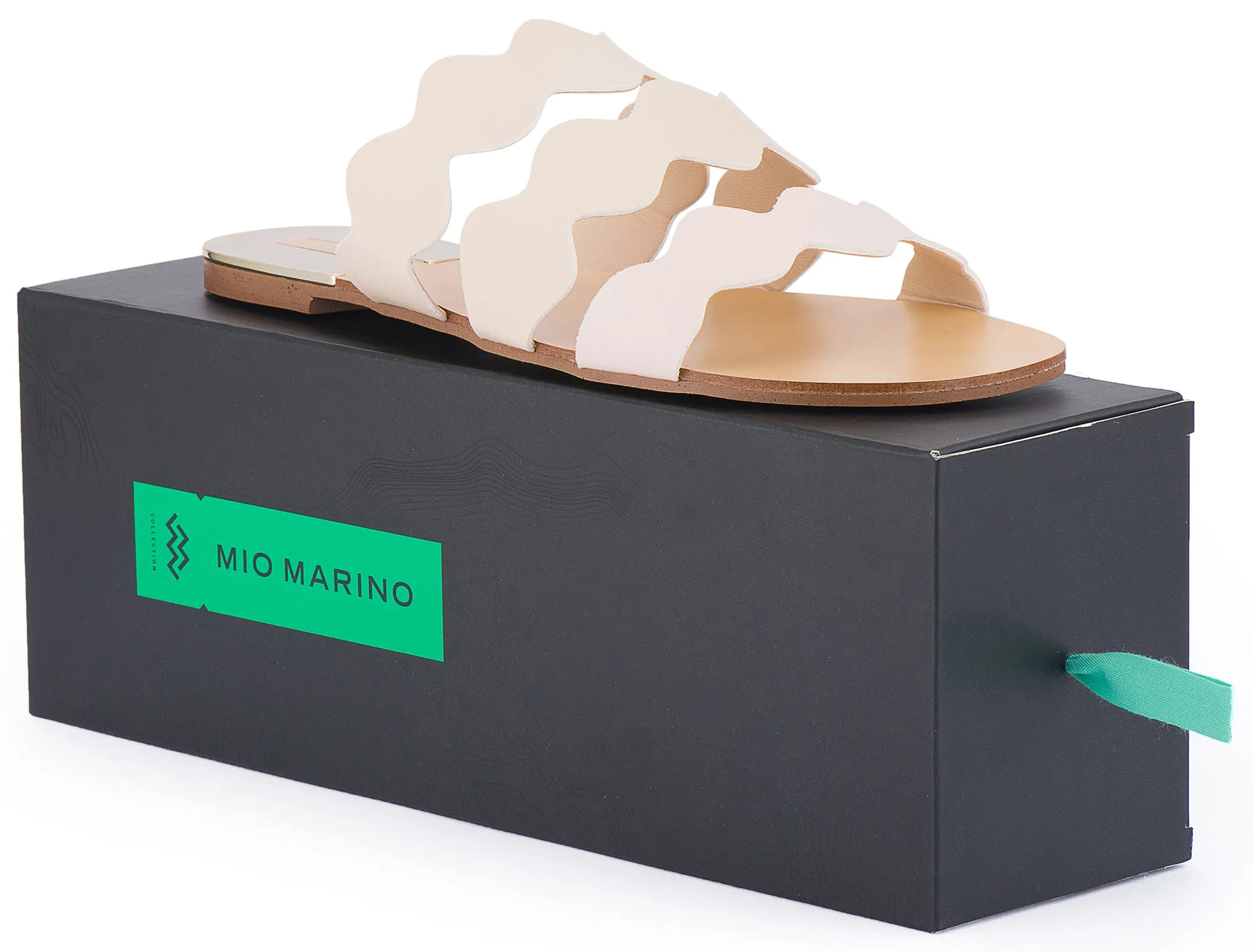 Floret Scalloped Sandal