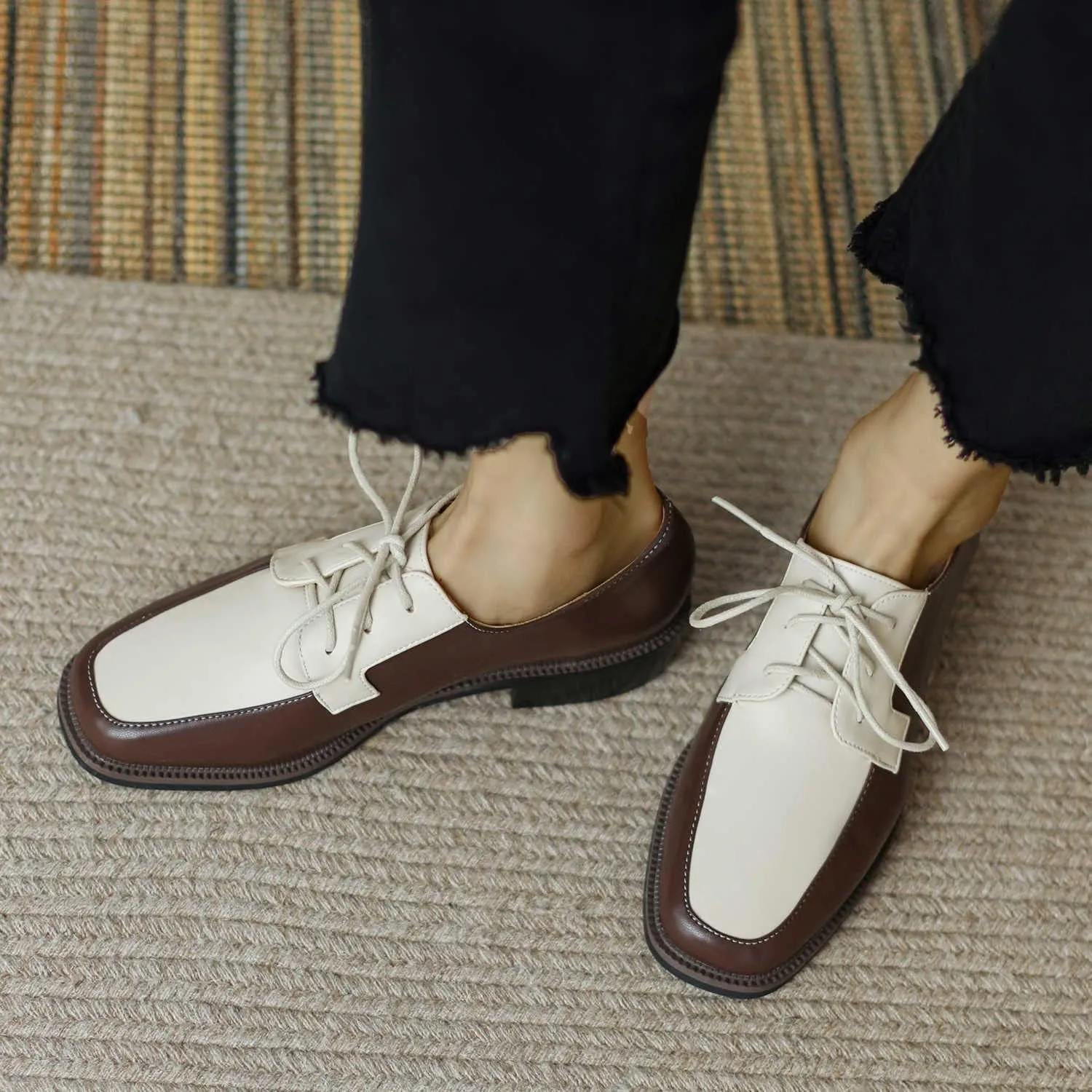 Two Tone Oxfords for Women, Round Toe Lace Up Low Heel Dress Shoes