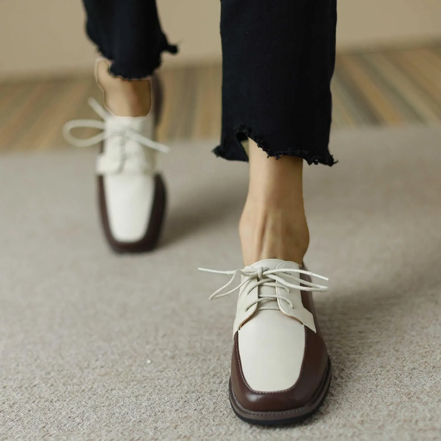 Two Tone Oxfords for Women, Round Toe Lace Up Low Heel Dress Shoes