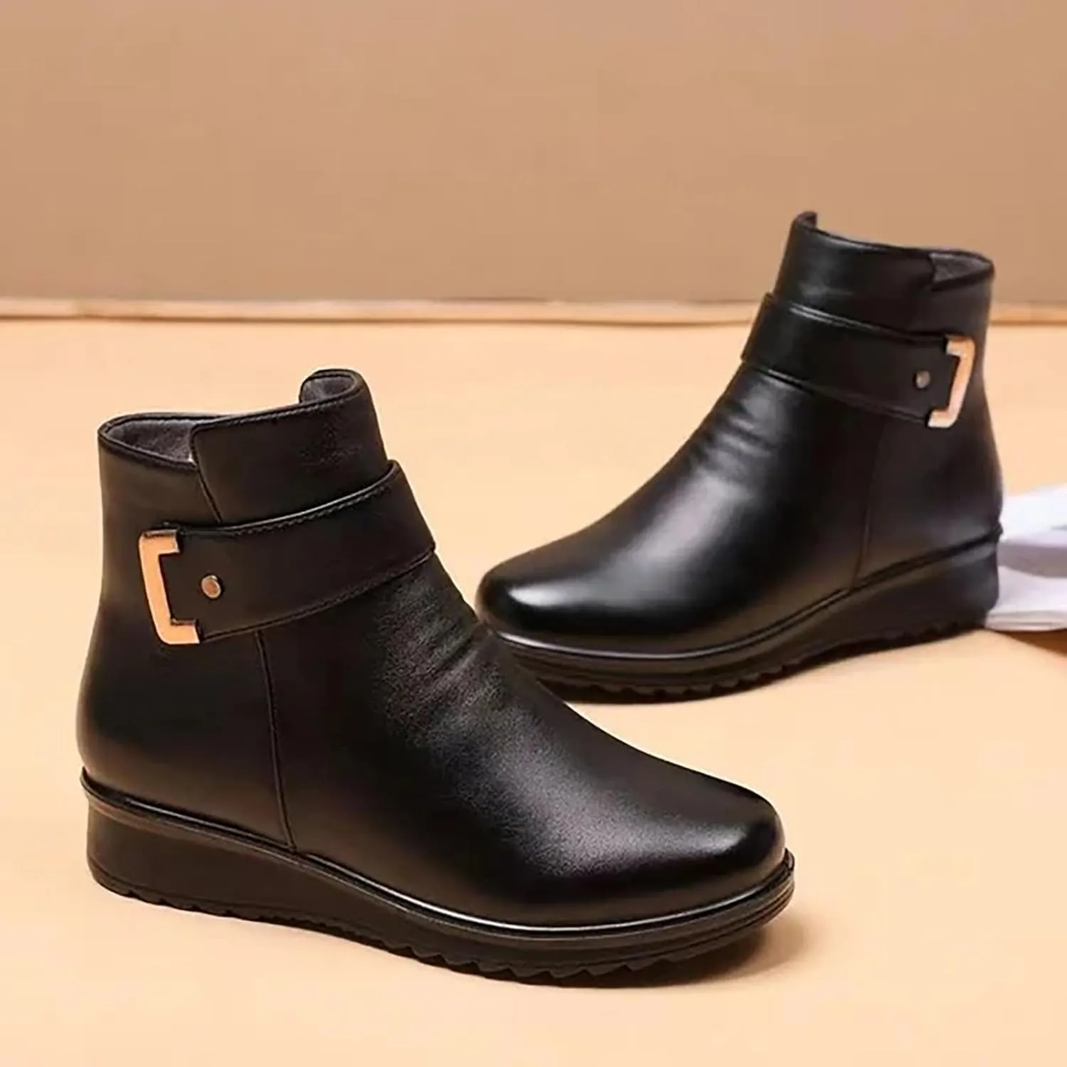 Womens Snow Boots Black Slip On Snow Boots for Ladies Women Winter Snow Boots Warm Fur Lined Shoes Snow Women Non Slip Work Shoes Women Men's Winter Booties